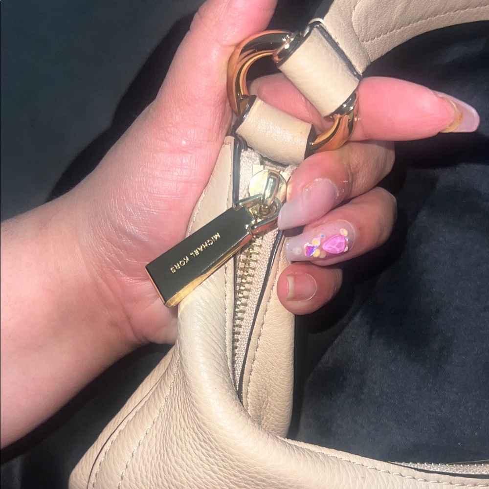 Michael Kors Cream Leather Hobo Bag - Picture 6 of 8